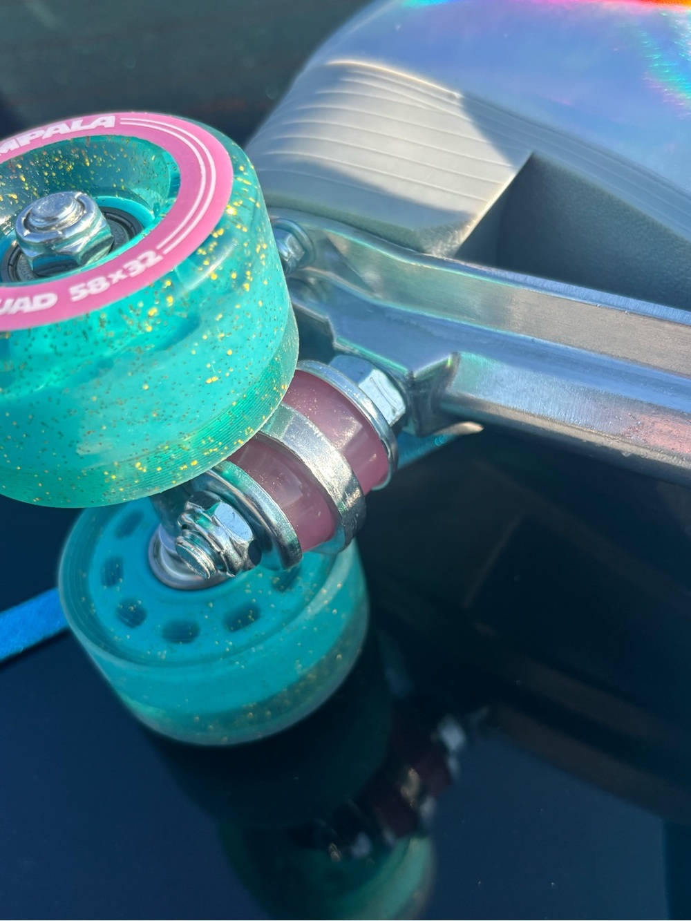 Impala Holographic Roller Skates for Women — Purple & Teal Size 6 - Picture 9 of 10